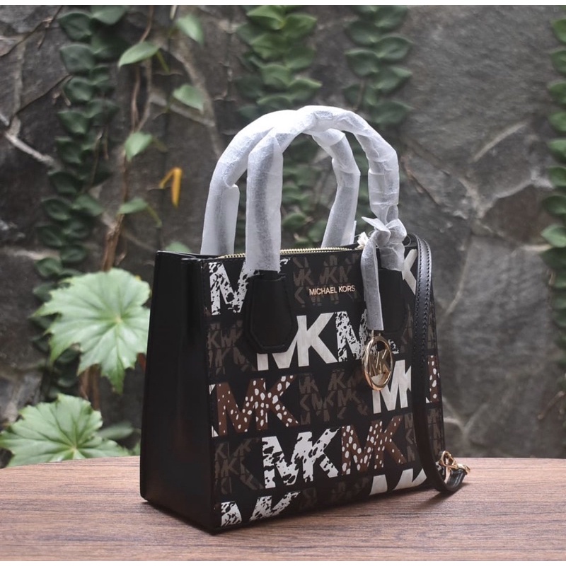 MK Mercer Medium Messenger Black Multi