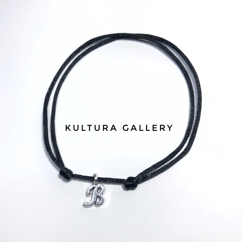 Gelang Inisial Nama Charm Gantung Silver Tali Satin (Gelang Tali)
