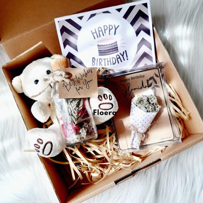 

Best Product!!! Gift Box Hampers Hadiah Kado Ulang Tahun & Wisuda - Paling Dicari