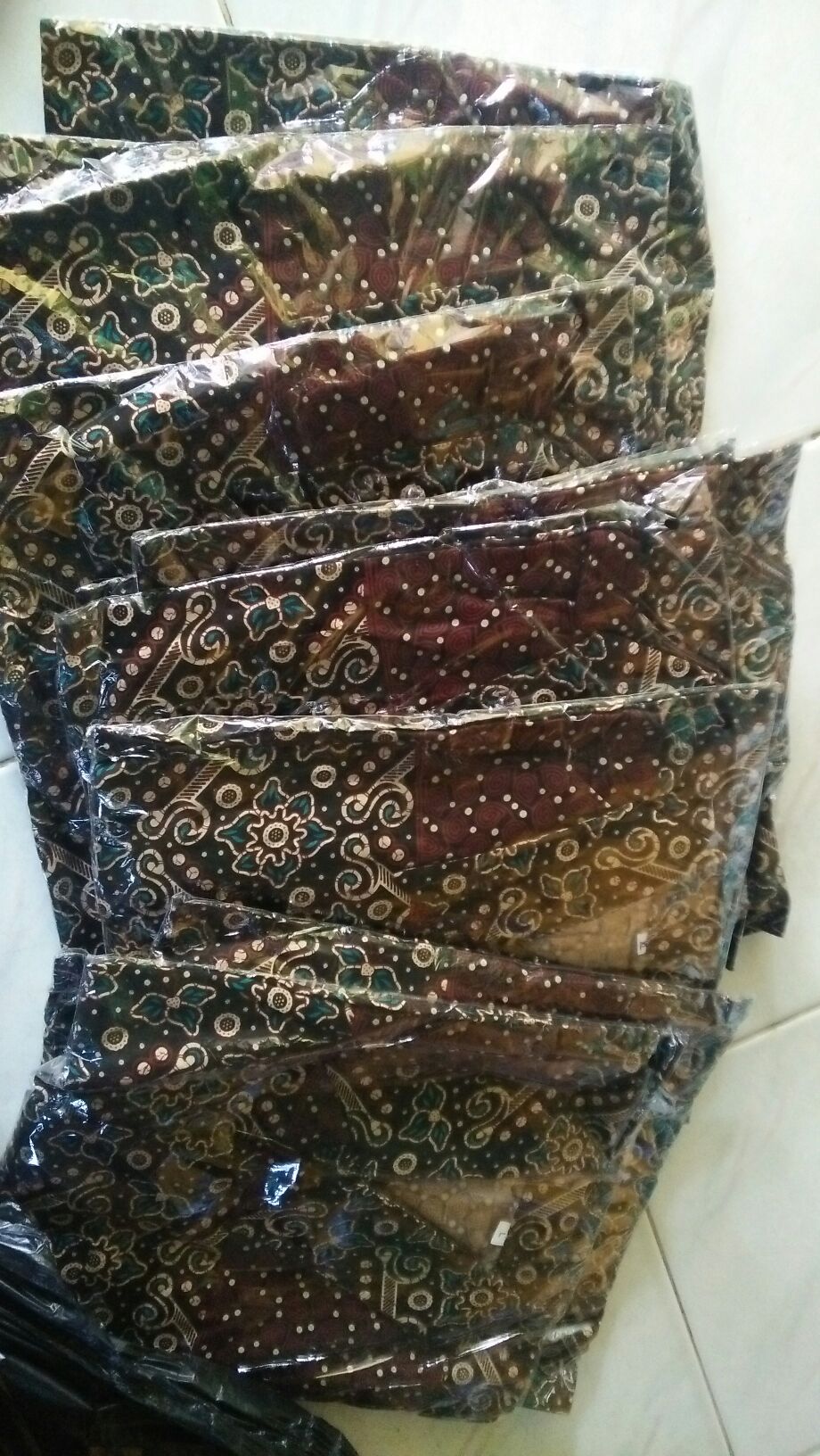 Hem Batik Pria Modern