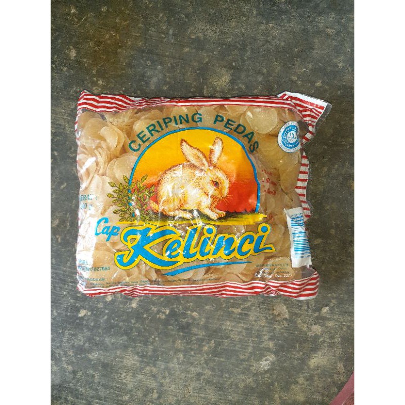 

Krupuk Pedas siap goreng || Cap Kelinci