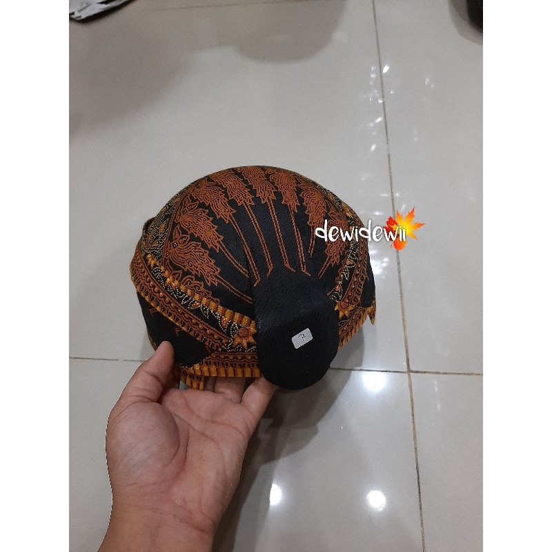 Blangkon Manggolo/ Blangkon Solo Halus