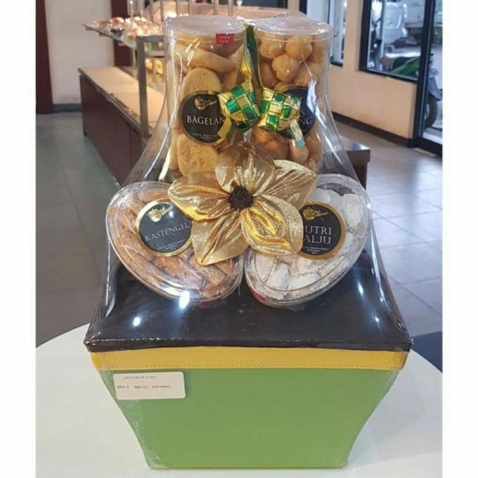 

Parcel Kue Lebaran Idul Fitri Parsel Gift - Paket Ekonomis Sarahasana_