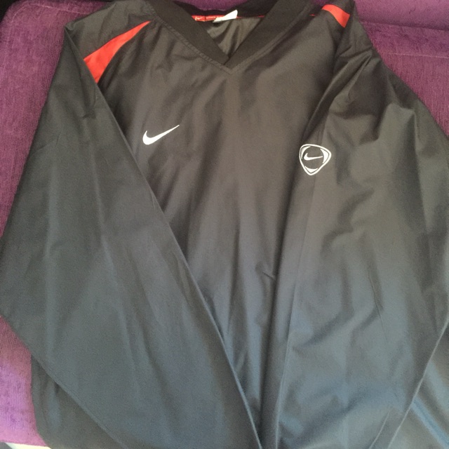 Preloved jaket parasut pria nike