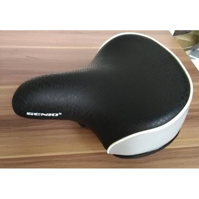Sadel / Jok Sepeda Per Ctb Lebar Genio Two Tone