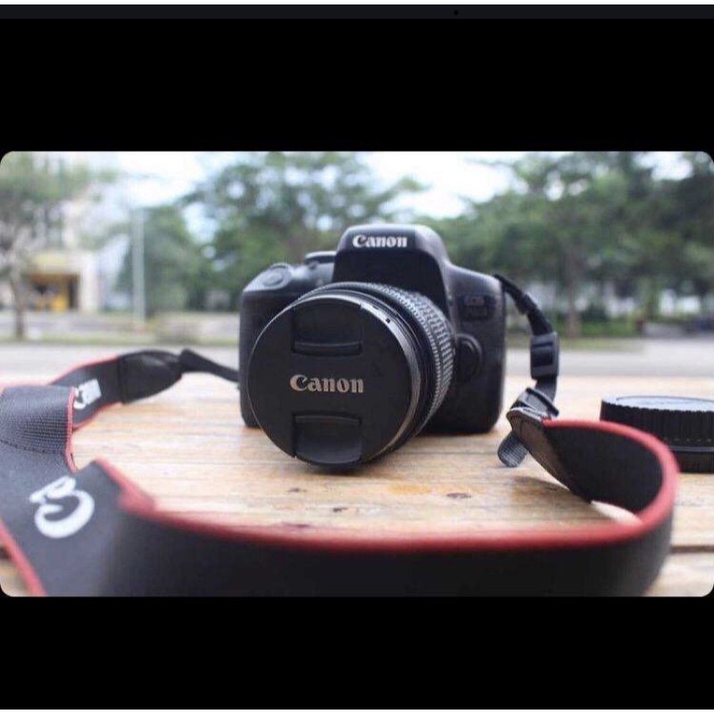 DSLR Canon EOS 750D