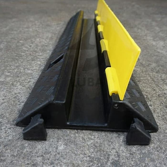 

CABLE PROTECTOR ONE LINE PELINDUNG KABEL 1 JALUR 100X22X3CM SPEEDHUMP