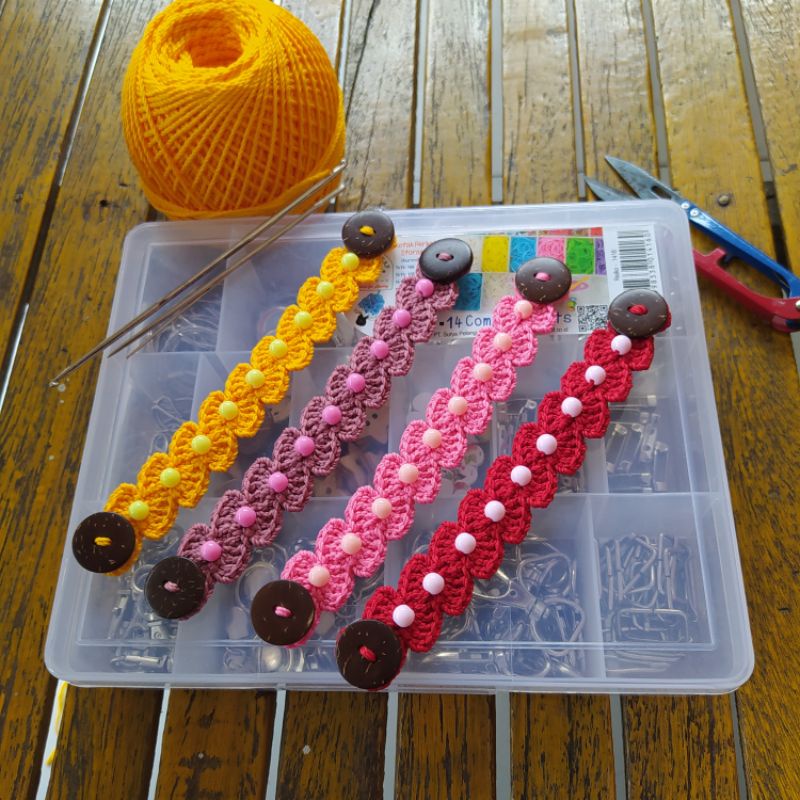 Konektor Masker Rajut Motif Pita Mutiara