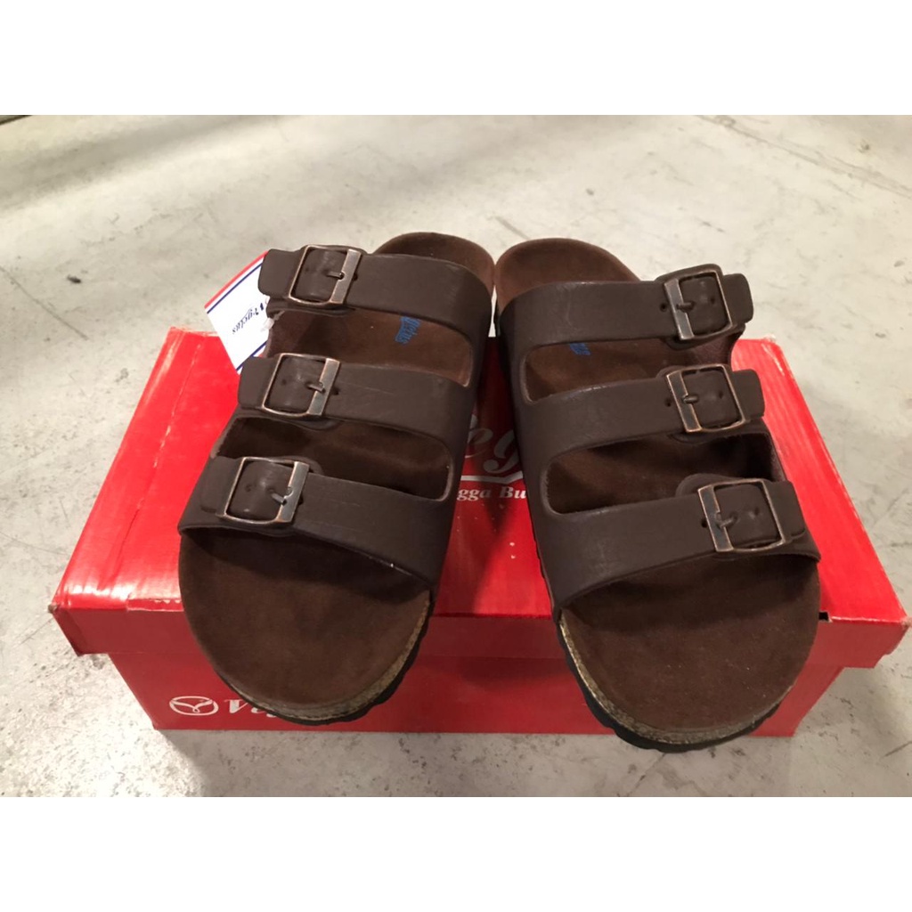 SANDAL VEGETUS VR 02 DAN VR 03 SANDAL KEKINIAN KEREN,NYAMAN DI PAKAI VAROAN WARNA BROWN DAN BLACK