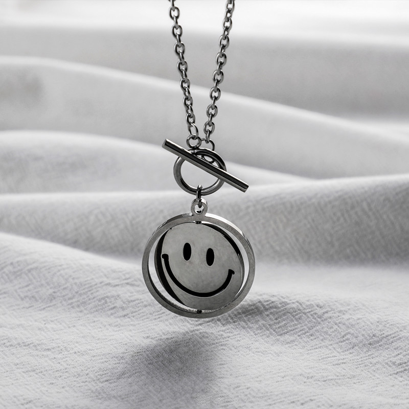 Kalung Rantai Panjang Desain Smiley Face Gaya Hip Hop