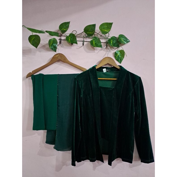 KEBAYA BLUDRU HIJAU BOTOL