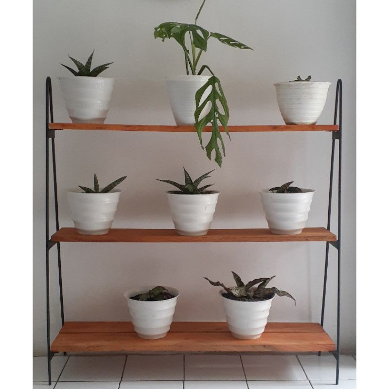 Rak Bunga Besi Kayu 3 Susun Minimalis Tempat Dekorasi Tanaman