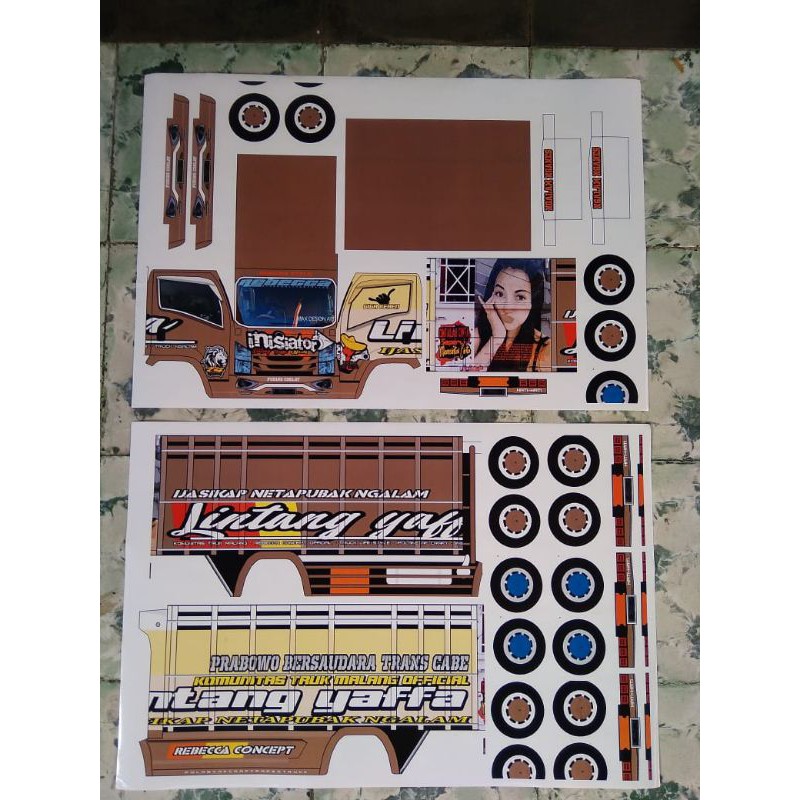 Stiker Miniatur Truk Oleng Inisiator Giga Skala 1:16