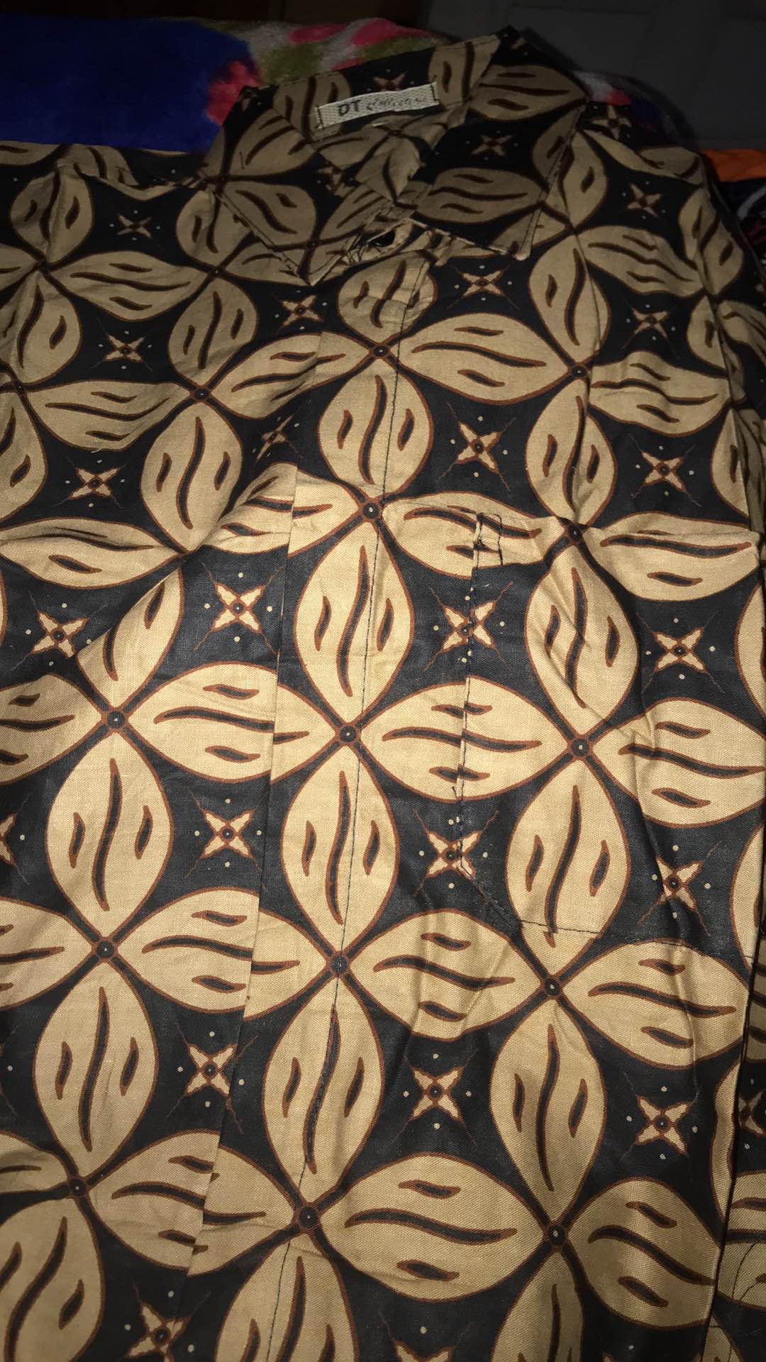 Dt Collection  - Kemeja Batik  Pria  Motif Daun Coklat Lengan Pendek