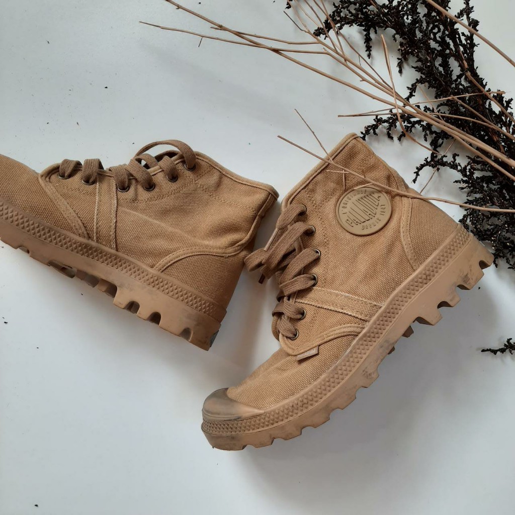 SEPATU PALLADIUM DEPUIS 1947 (SECONDHAND/PRELOVED)