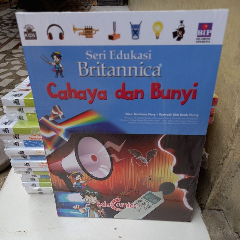 Jual BUKU SERI EDUKASI BRITANNICA CAHAYA DAN BUNYI | Shopee Indonesia