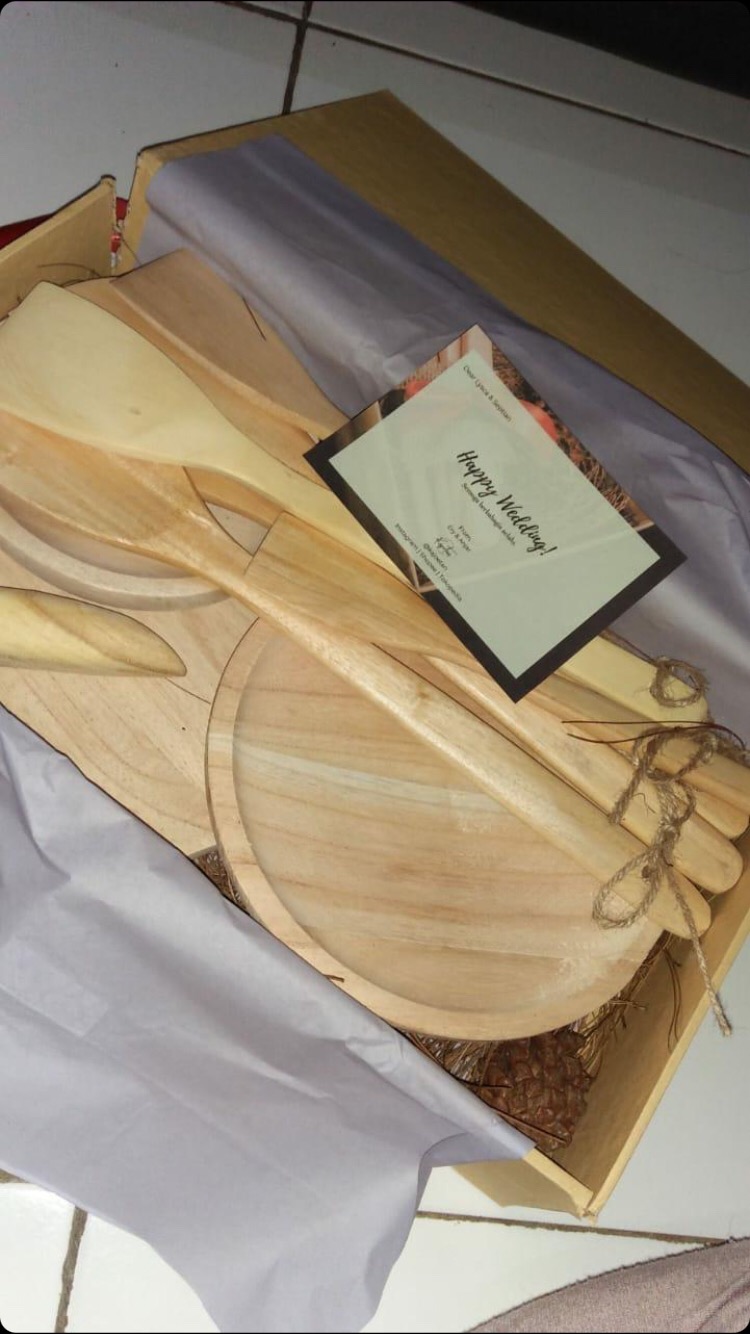 Welirang Hampers - Telenan Kayu, Spatula/sutil Kayu, Cobek Kayu, Ulekan Kayu