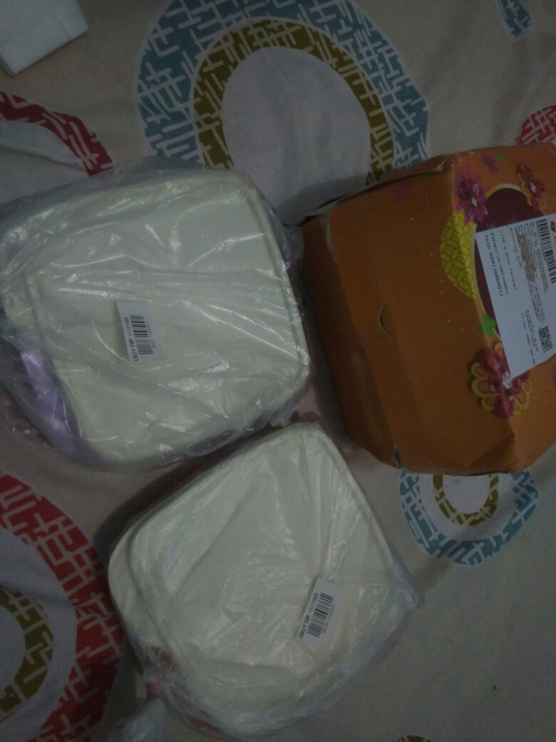 Tupper  Ware  Lolly Tup