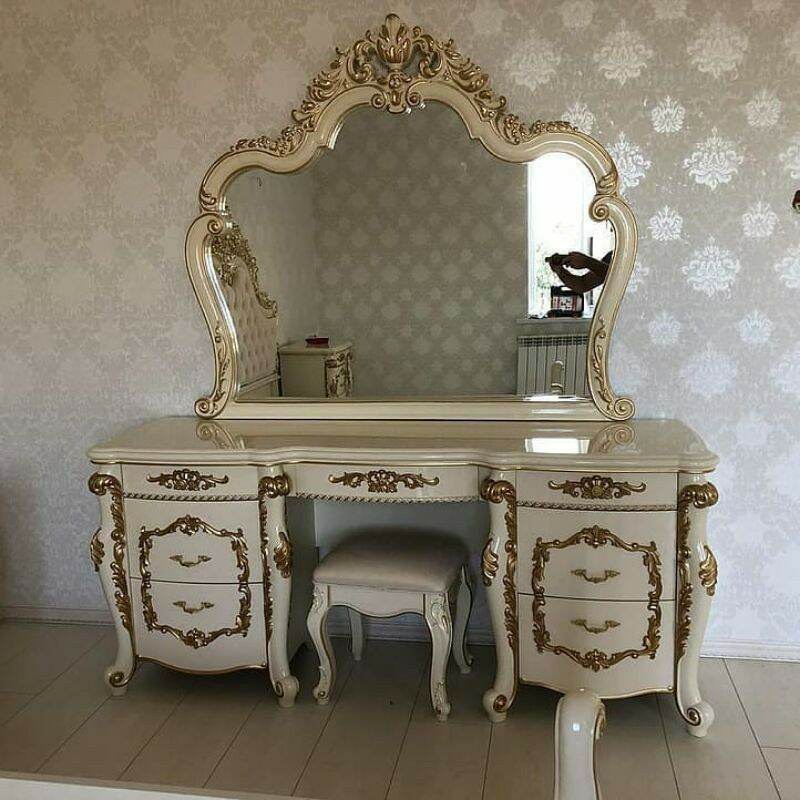 Meja Rias Bahan Kayu Jati Warna Cat Putih Duco Variasi Gold Ukuran Panjang 155 Lebar 60 Tinggi 80 Pe