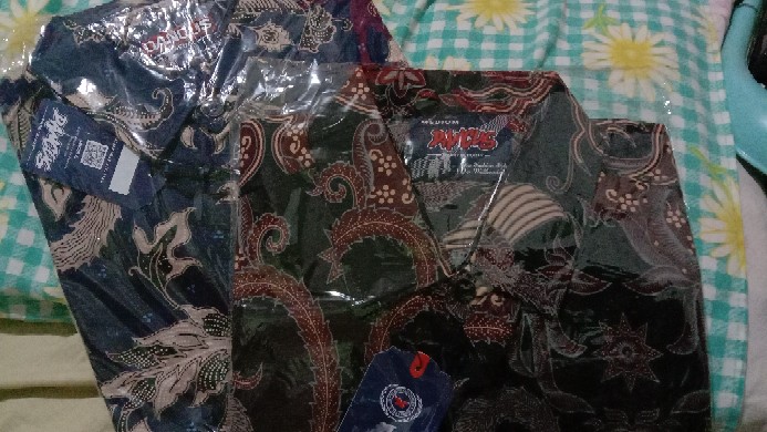 Kemeja Batik Pria Atasan Batik Modern Lengan Panjang Warna Dasar Navy