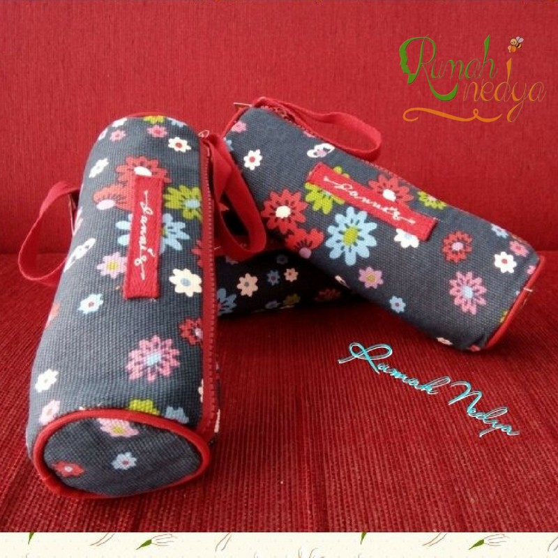 

Sale 40% Tempat Pensil Tepak Pinsil Anak Dannis Pencil Case Bahan Tebal Resleting