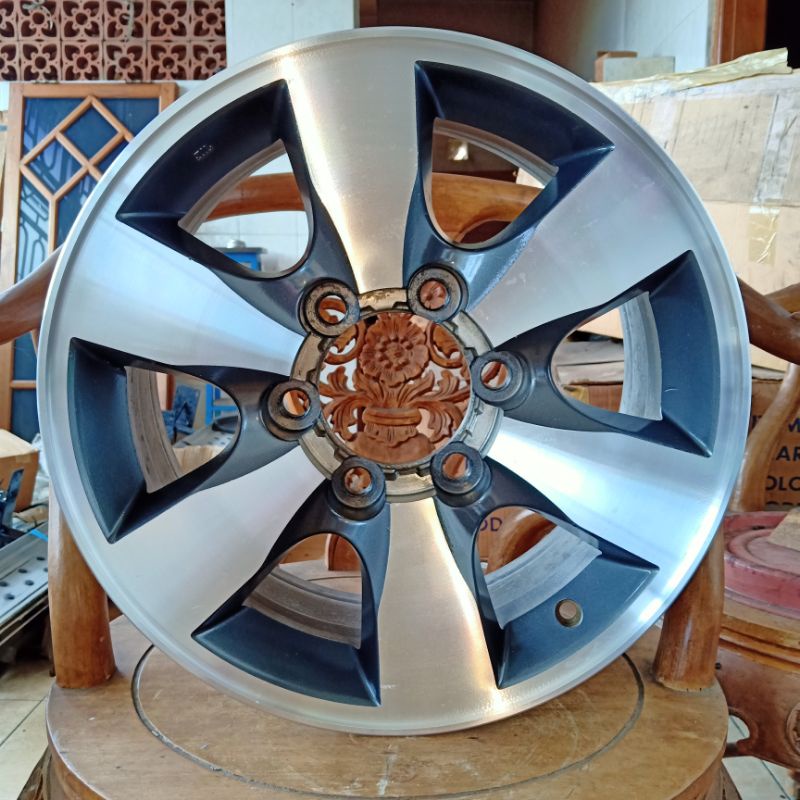 Velg Mobil FORTUNER R16, Lubang PCD 6\139 original