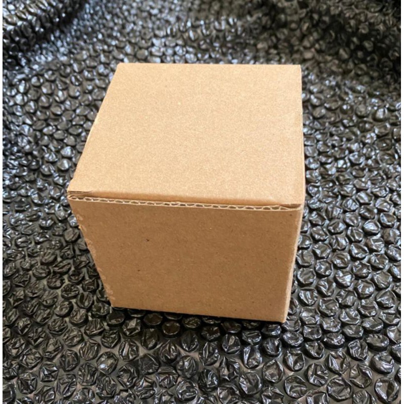 

dus kecil dus hampers dus jam tangan 9 x 9 x 8