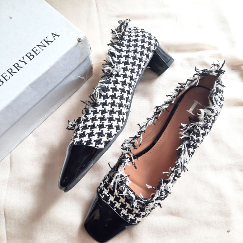 PRELOVED BERRYBENKA // PRELOVED SEPATU // SEPATU BERRYBENKA // PRELOVED // SEPATU HIGH HEELS // BERR