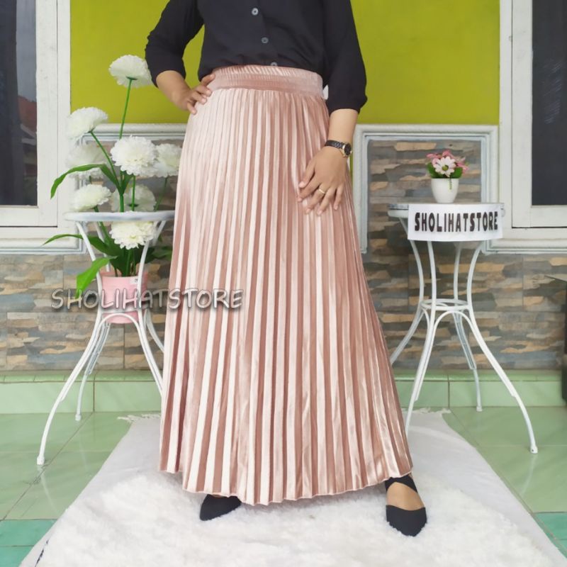 ROK PLISKET VELVET BLUDRU IMPORT / ROK VELVET PLISKET IMPORT / ROK BLUDRU PLISKET IMPORT / ROK PLISKET VELVET/ ROK PLISKET BLUDRU / ROK BLUDRU / ROK VELVET / ROK PLISKET VELVET BLUDRU IMPORT / ROK PLISKET BLUDRU IMPORT / ROK PLISKET / BLUDRU / VELVET