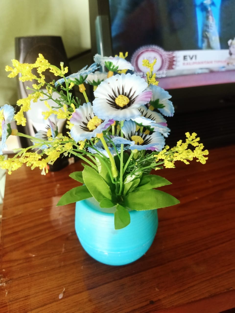 Boneka Per Lampu Led Emoji Goyang Lampu Led Karakter Pajangan Mobil Boneka Mobil