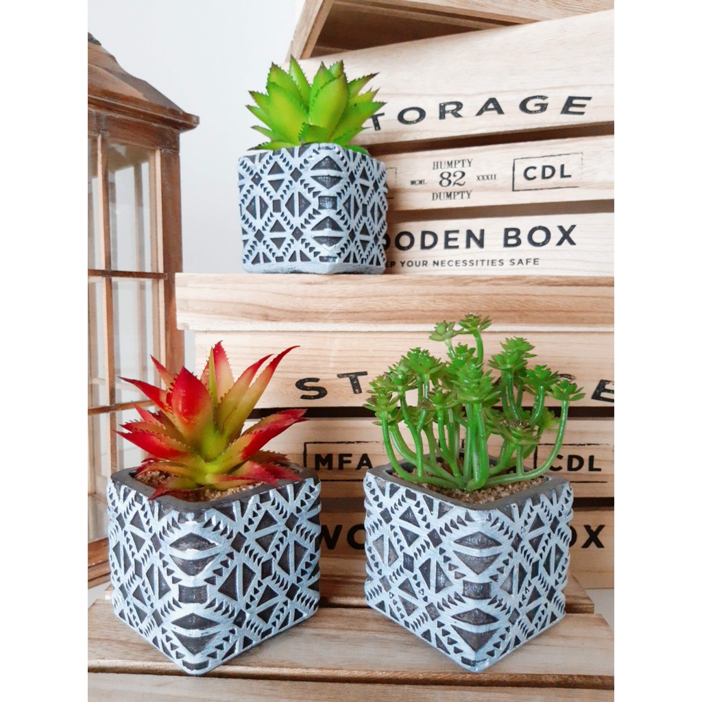Pot Semen Kotak, Artificial Plant