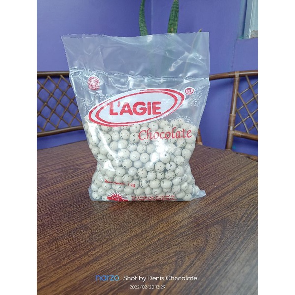 

Lagie Planet 1kg (coklat bentuk telur puyuh isi kacang)