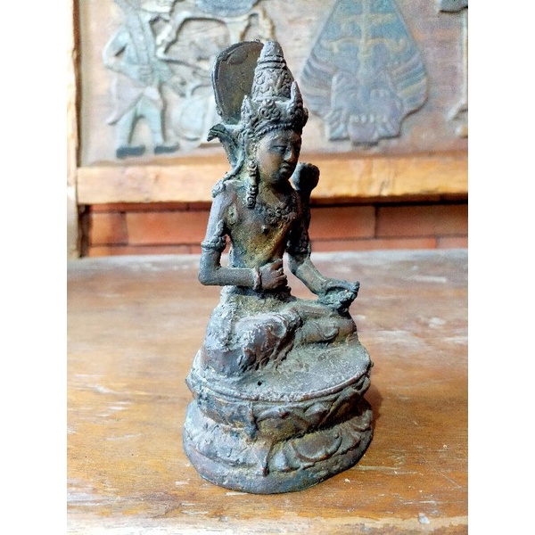 patung perunggu kuno