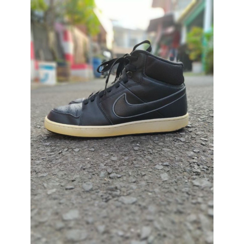 nike backboard 2 mid