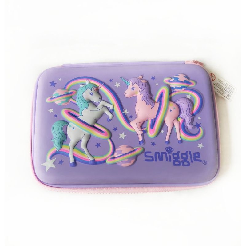 

Tempat pinsil smiggle