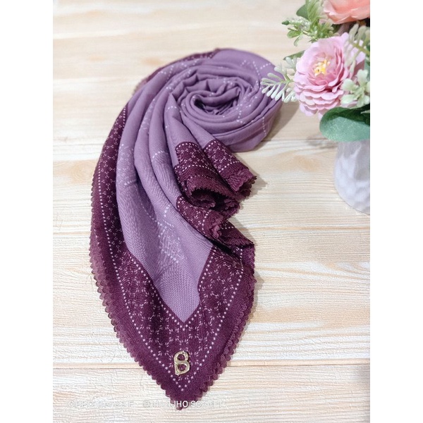 jilbab segiempat by Manjho Scraft plat logo besi B