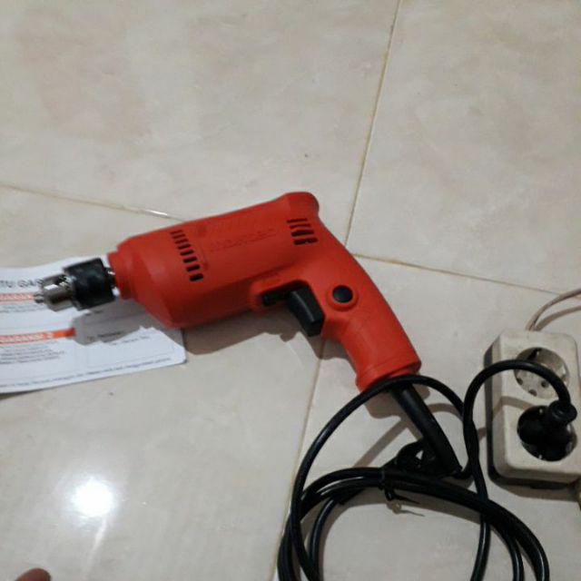 Mesin Bor 2 Arah 10mm Mt60 Maktec