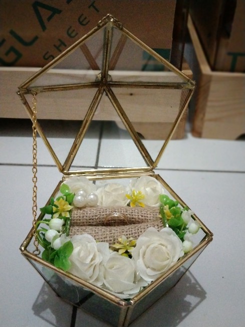 Ring Bearer Tempat Cincin Kaca Terarium