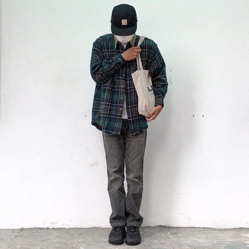 Kemeja Outer Flannel bahan wool tebal motif snoop dog vintage