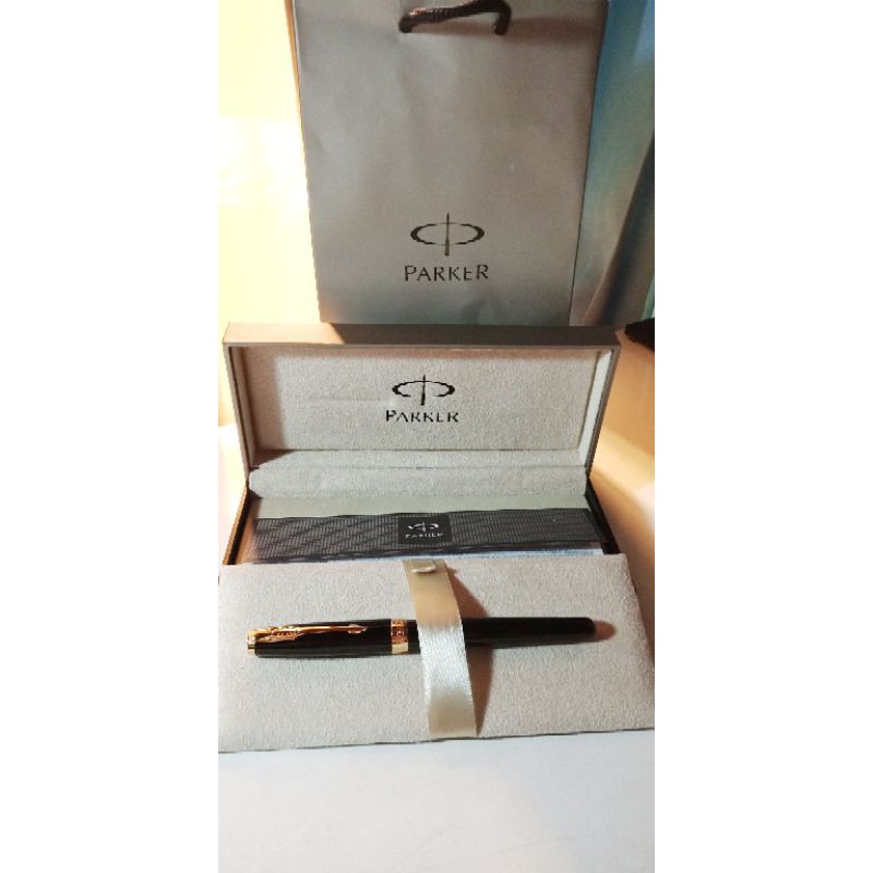 

Parker Sonnet Matte Black Gold Trim Rollerball ORIGINAL 100%