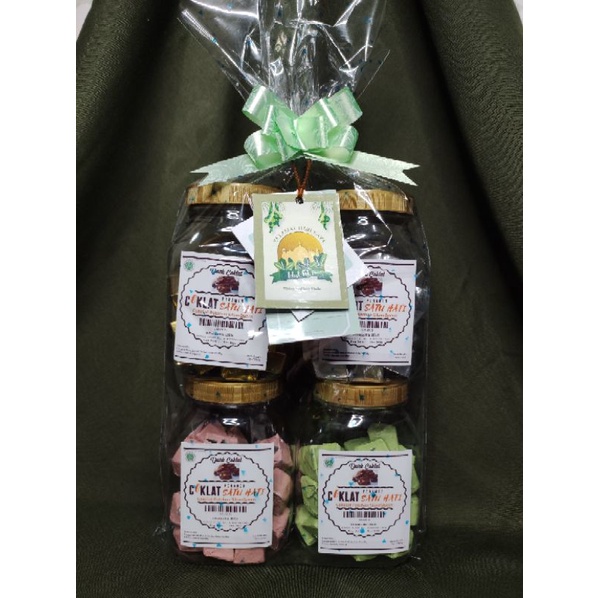 

COKLAT SATUHATI/COKLAT PIRAMID/PARCEL LEBARAN