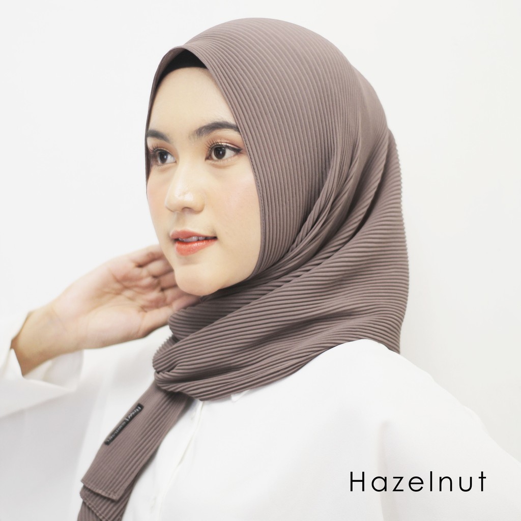 Beli 5 Gratis 1 Pashmina Plisket Cerutty Premium 180 x 75 cm-Hazelnut