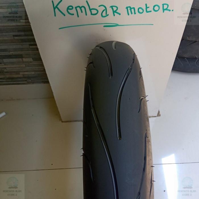 Ban Zeneos ukuran 100/80-14 tubless