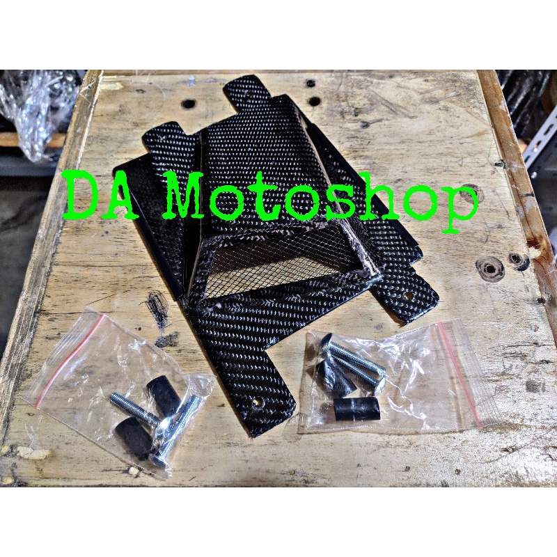 COVER RADIATOR KARBON KEVLAR YAMAHA XEON 125 RC DAN XEON 125 GT ,SUDAH PAKAI JARING KAWAT