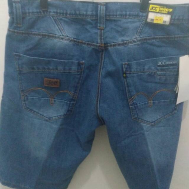 Celana pendek jeans bigsize 39-42