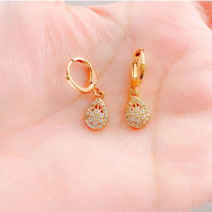 Anting Wanita Model Oval Rintik Air Zirconia Gold