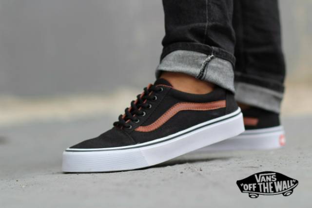 SEPATU VANS AUTHENTIC FULL BLACK HITAM POLOS PUTIH OLD SCHOOL ERA