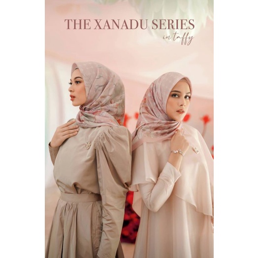 Xanadu scarf TAFFY Buttonscarves x Ria Miranda