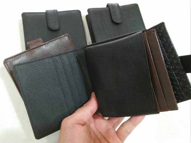 Dompet kartu lipat pendek kancing