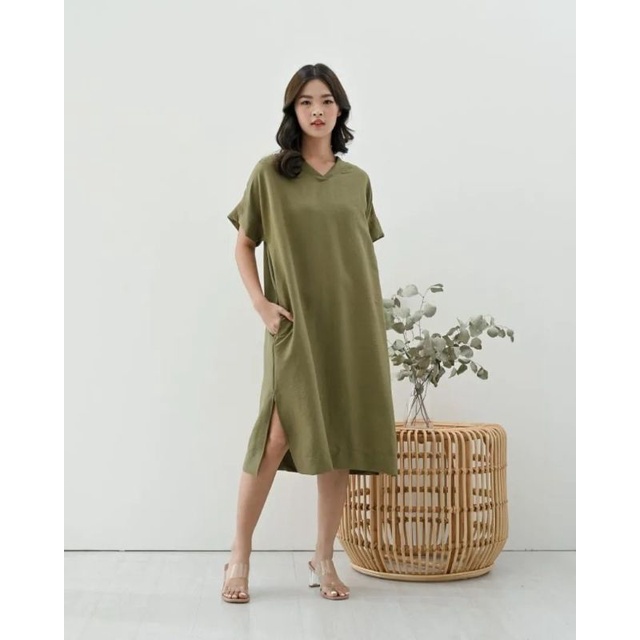 JOSSIE SLIT DRESS - DRESS WANITA TANGAN PENDEK